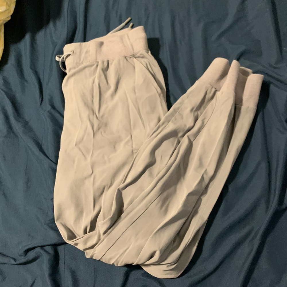 Jaanu Joggers